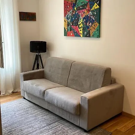 Apartment Hosts 21 *